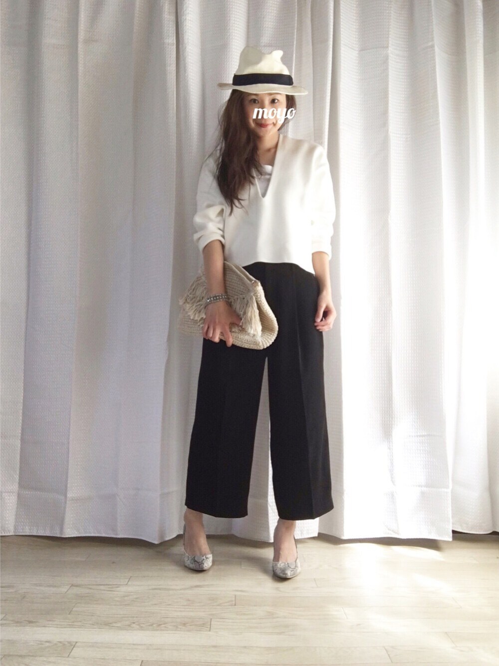 「UNIQLO、きれいめカジュアル、大人カジュアル、outfit」｜「A part byのＰワイドガウチョパンツ  563709（その他パンツ、ブラック系）」を使った、moyooonnさん（レディース・152cm）の春コーディネートの1枚目の写真
