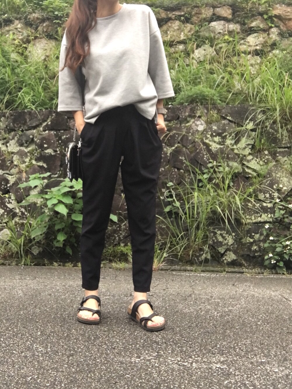 「カジュアル、オトナカジュアル、ゆるコーデ」｜「it_item_itのアイテム（その他パンツ、ブラック系）」を使った、moyooonnさん（レディース・152cm）の夏コーディネートの1枚目の写真