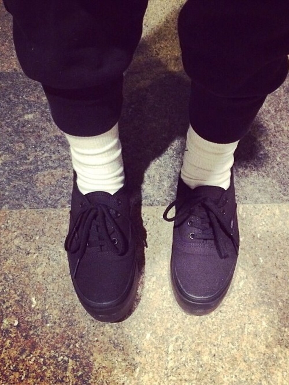「VANS、black、NIKE、shoes、JOYRICH、daily look、outfit、VANSのスニーカー、kungfu」｜「VANSのアイテム（その他シューズ、ブラック系）」を使った、高橋うるみさん（レディース・158cm）の夏コーディネートの1枚目の写真