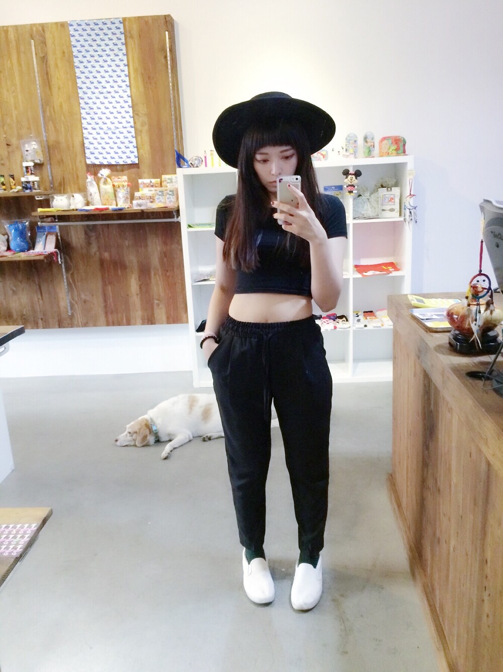 「GU、UNIF、ブラック、男の子、アウトドアスタイル、ストリート、ストリートMIX、ootd、daily look」｜「UNIFのアイテム（サンバイザー、ブラック系）」を使った、高橋うるみさん（レディース・158cm）の秋コーディネートの1枚目の写真