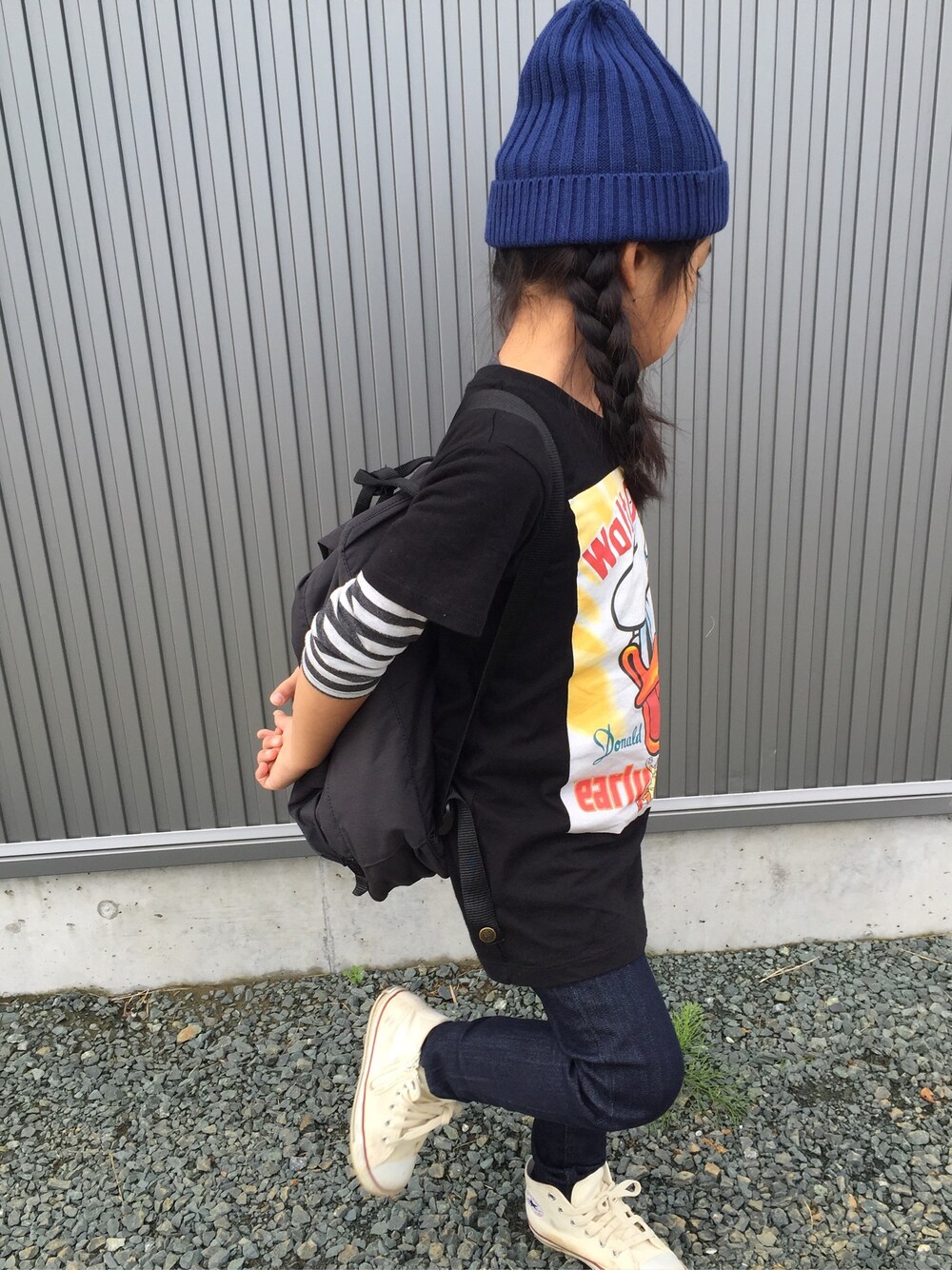 「秋コーデ、fashion、プチプラ、キッズコーデ、キッズファッション」｜「UNIQLOのアイテム（Tシャツ/カットソー、ブラック系）」を使った、a2さん（レディース・129cm）の秋コーディネートの1枚目の写真
