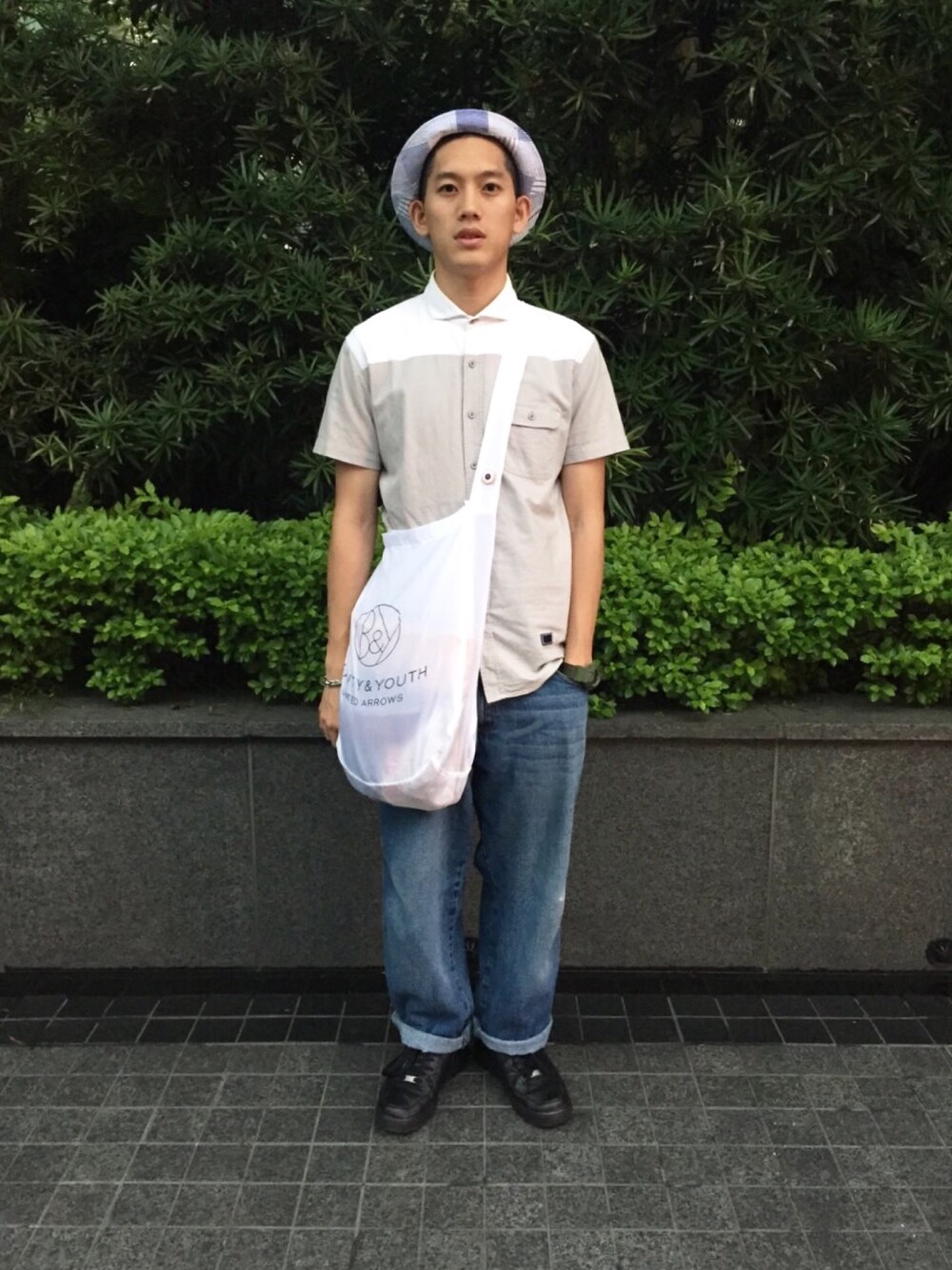 「pureego、freshjive、joker、BEAUTY&YOUTH UNITED ARROWS、NIKE、AIR FORCE 1、egg、WEARBOOKエントリー」｜「PUREEGOのアイテム（ハット、ブルー系）」を使った、連思博（EggEgg)さん（メンズ・176cm）の春コーディネートの1枚目の写真