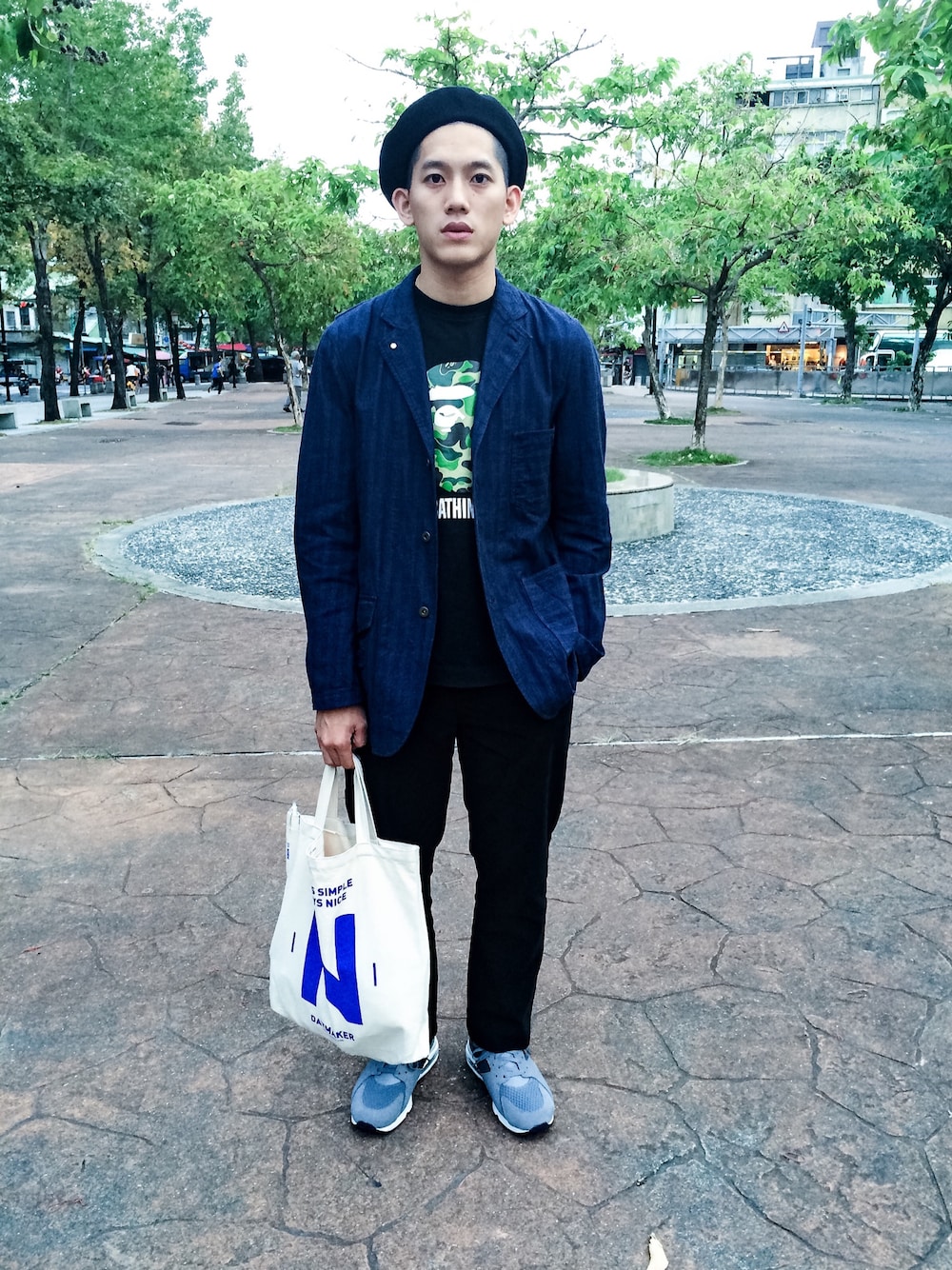 「CA4LA、A BATHING APE、indigo、NIKE AIR MAX、NORM、egg、WEARBOOKエントリー」｜「NIKEのアイテム（スニーカー、グレー系）」を使った、連思博（EggEgg)さん（メンズ・176cm）の秋コーディネートの1枚目の写真
