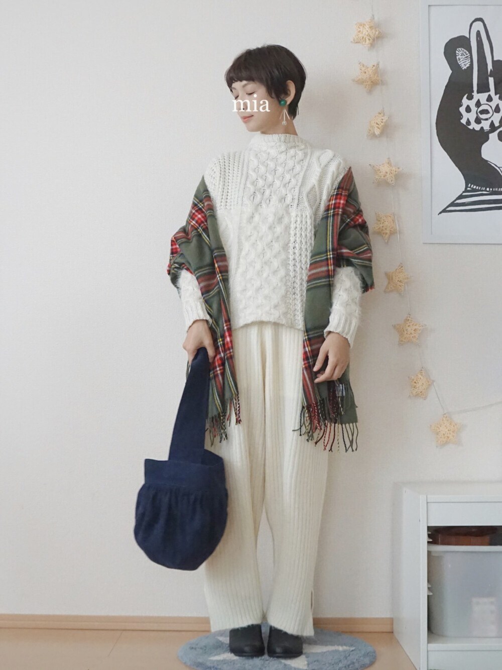 「冬、リブニット、ゆったりコーデ、ゆるコーデ、outfit、リラックススタイル、ケーブルニット、ニットパンツ、オールホワイト、セットアップ」｜「KBFのKBF　ケーブルシャギーニット（ニット/セーター、ホワイト系）」を使った、ｍｉａ＊さん（レディース・160cm）の冬コーディネートの1枚目の写真