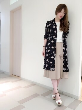 「Supreme.La.La.（シュープリームララ）のフローレットフラワーロングシャツ（シャツ/ブラウス、ブラック系）」を使った、Hikaru Mitomeさん（レディース・166cm）の夏コーディネート