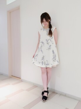 「Supreme.La.La.（シュープリームララ）のアイテム（サンダル）」を使った、Hikaru Mitomeさん（レディース・166cm）の秋コーディネート