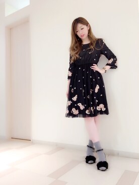 「Supreme.La.La.（シュープリームララ）のアイテム（サンダル）」を使った、Hikaru Mitomeさん（レディース・166cm）の秋コーディネート