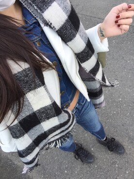 「アイテム（ライダースジャケット、ホワイト系）」を使った、Ayana Mizumuraさん（レディース・156cm）の冬コーディネート