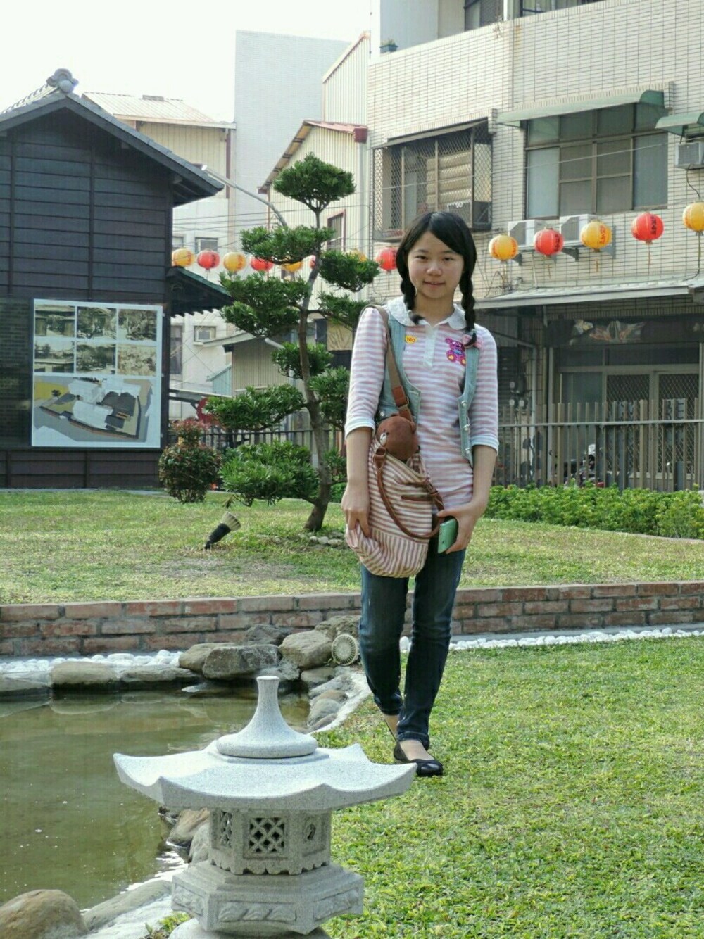 「pink、Taiwan、Tainan、Kocca、Spain」｜「Toleurのアイテム（ショルダーバッグ、ピンク系）」を使った、Lily Kaoさん（レディース・155cm）の春コーディネートの1枚目の写真