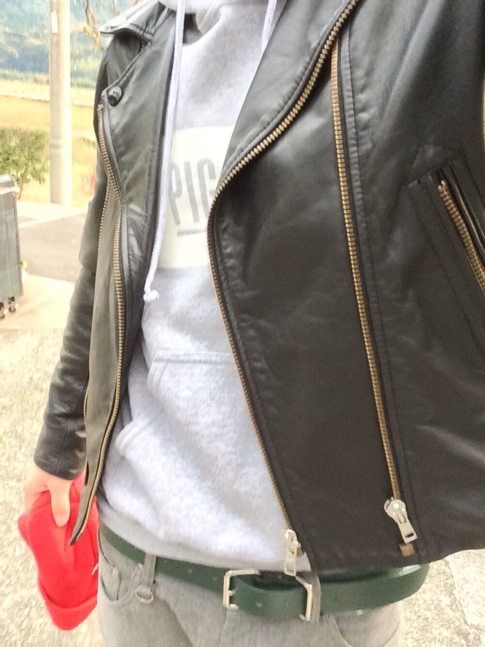「ポールスミス、ライダース、レザージャケット、ピガール、パーカー、マジックスティック、FAT、ニューエラ、シンプル、ワンポイント」｜「Paul Smithのアイテム（ライダースジャケット、ブラック系）」を使った、マッキントッシュさん（メンズ・166cm）の秋コーディネートの1枚目の写真