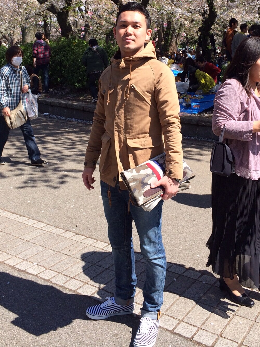 「花見、桜」｜「Saturdays NYCのアイテム（ブルゾン、ベージュ系）」を使った、echigo711さん（メンズ・170cm）の春コーディネートの1枚目の写真