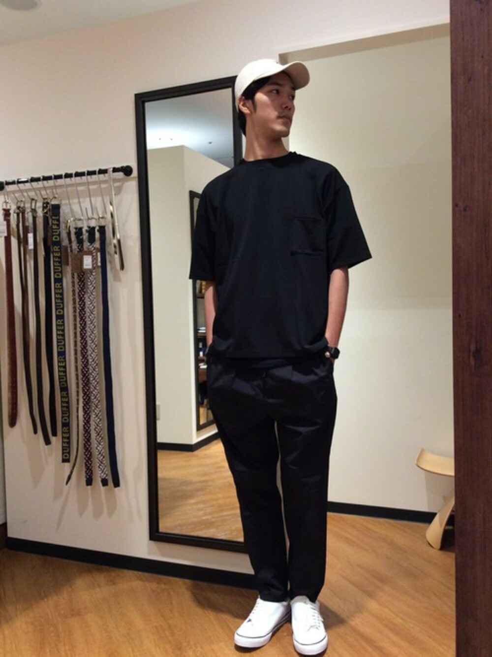 TAKEKAWAさんの「LEATHER"GREENY"SIDE LACE SNEAKERS：サイドレーススニーカー（The DUFFER of ST.GEORGE）」を使ったコーディネート