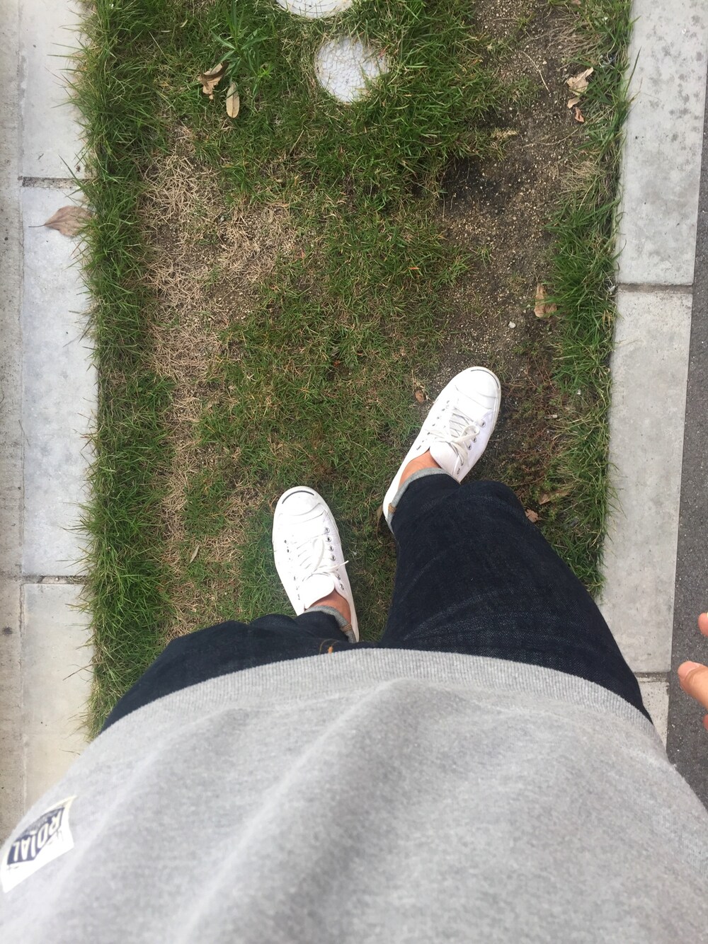「シンプル」｜「CONVERSEのCONVERSE / JACK PURCEL（スニーカー、ホワイト系）」を使った、kさん（メンズ・178cm）の秋コーディネートの1枚目の写真