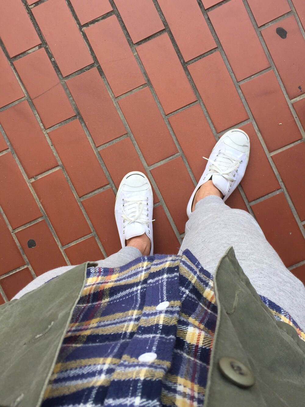「プチプラ、プチプラコーデ、シンプルコーデ」｜「CONVERSEのCONVERSE / JACK PURCEL（スニーカー、ホワイト系）」を使った、kさん（メンズ・178cm）の秋コーディネートの1枚目の写真