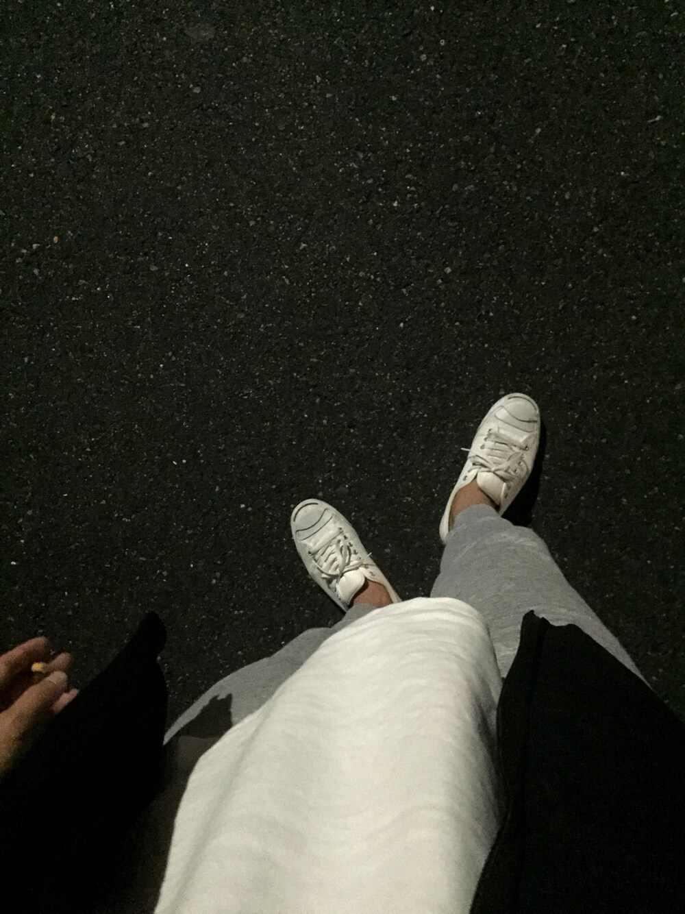 「シンプル、冬、シンプルコーデ、プチプラ」｜「CONVERSEのCONVERSE / JACK PURCEL（スニーカー、ホワイト系）」を使った、kさん（メンズ・178cm）の秋コーディネートの1枚目の写真
