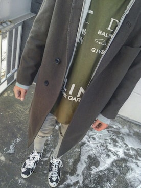 「LEMAIRE（ルメール）のアイテム（チェスターコート）」を使った、QQQさん（メンズ・172cm）の冬コーディネート