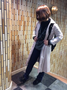 「黒リュック」｜「アイテム（チェスターコート）」を使った、kahiro。さん（レディース・166cm）の冬コーディネート