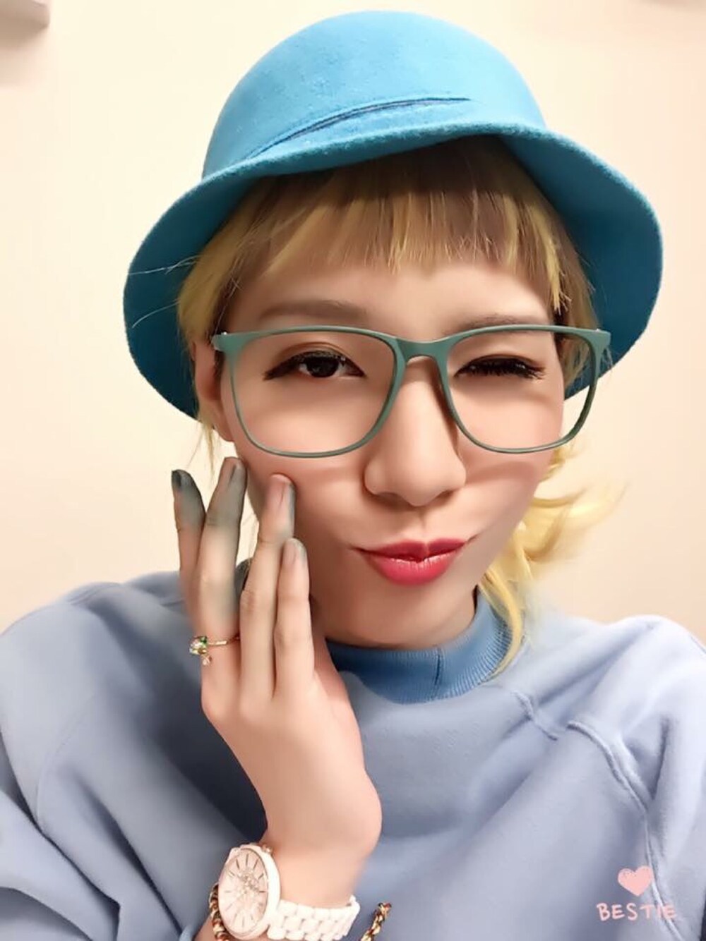「Taiwan」｜「NETのアイテム（帽子、ブルー系）」を使った、（Zoe）卓琳さん（キッズ・162cm）の春コーディネートの1枚目の写真