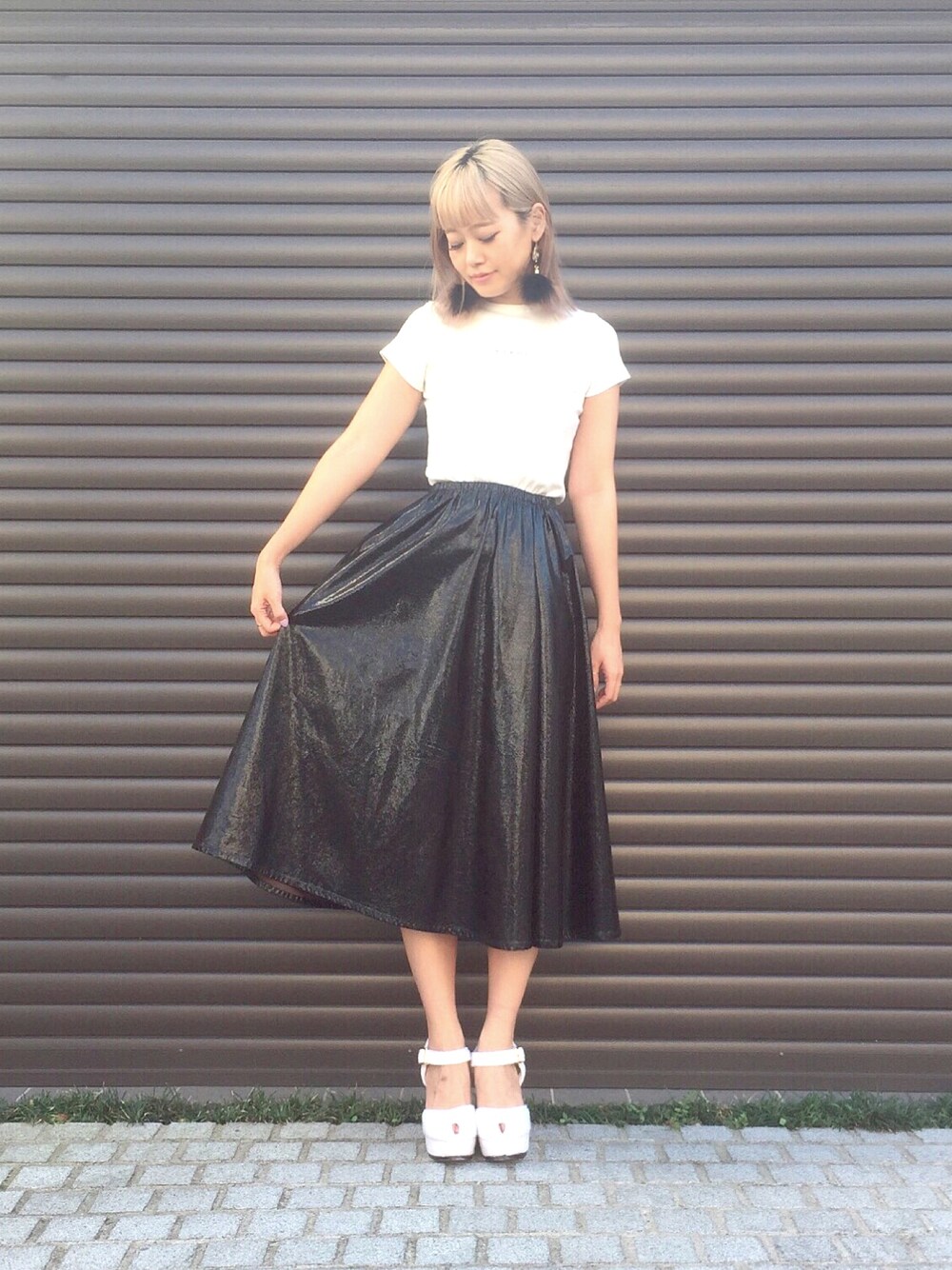 濱内奈々子 さんの「メタリックボリュームスカート（lilLilly）」を使ったコーディネート