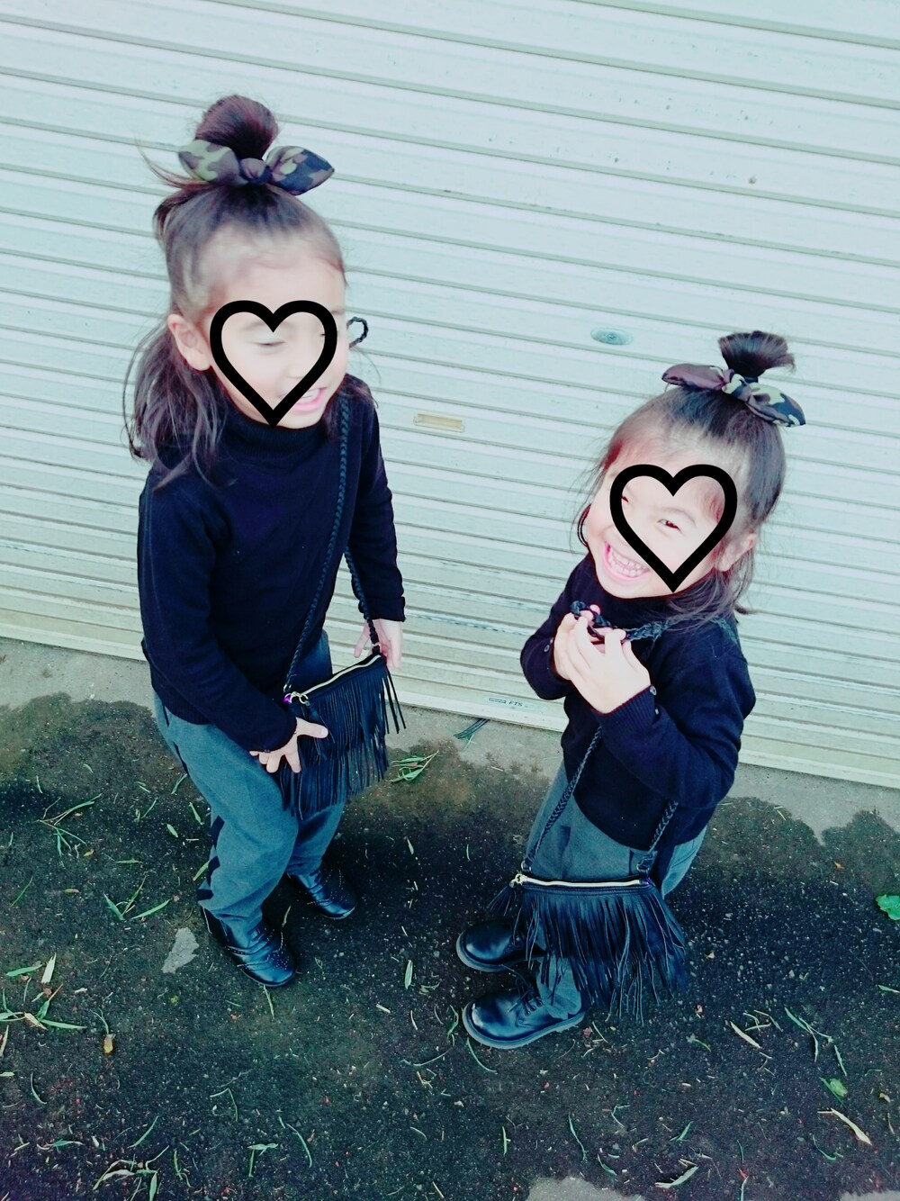 「寒い、冬、おそろ、姉妹、女の子、5歳、6歳」｜「ZARA KIDSのアイテム（ニット/セーター、ブラック系）」を使った、miiiiioさん（キッズ・120cm）の冬コーディネートの1枚目の写真