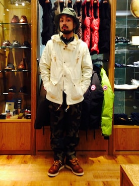 「ノーカラーシャツ」｜「アイテム（マウンテンパーカー）」を使った、【FREAK'S STORE】 オオヌキさん（メンズ・170cm）の冬コーディネート