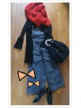 「MUIR（ミュア）のチェックウールオーバー（サロペット/オーバーオール、グレー系）」を使った、さーこさん（レディース・156cm）の冬コーディネート