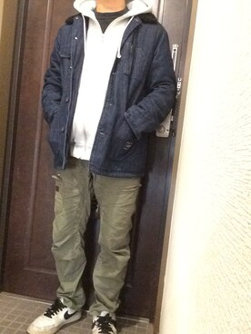 「STUSSY（ステューシー）のアイテム（デニムジャケット）」を使った、2481093さん（メンズ・175cm）の冬コーディネート