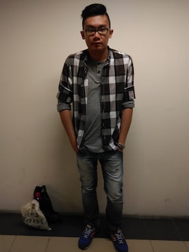 「TOPMAN（トップマン）のアイテム（アクセサリー）」を使った、Chan CheeHongさん（メンズ・180cm）の冬コーディネート