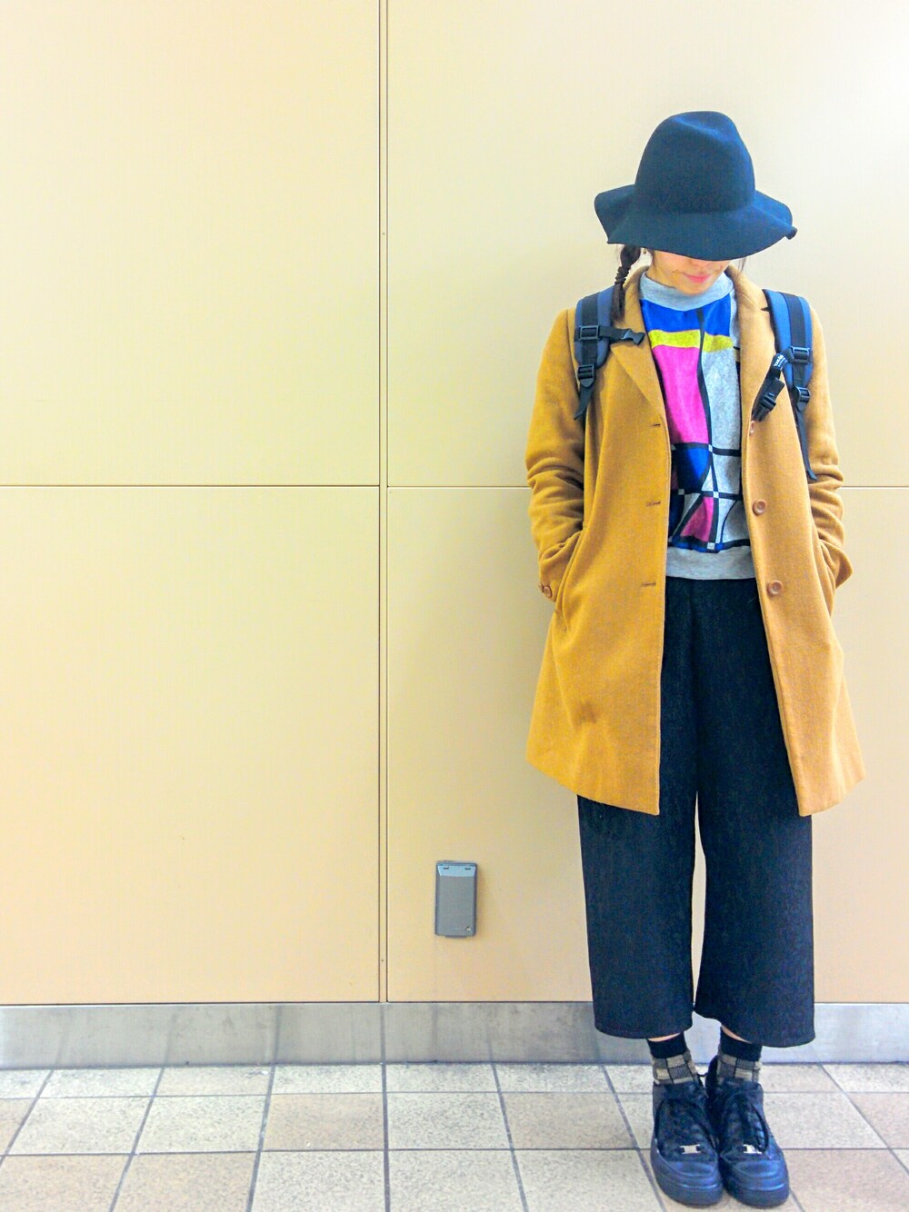 「東京駅、八重洲南口、ダンスworkshop、足元はスニーカー、そしてリュック」｜「古着のアイテム（その他パンツ、ブラック系）」を使った、hossy☆さん（レディース・161cm）の冬コーディネートの1枚目の写真
