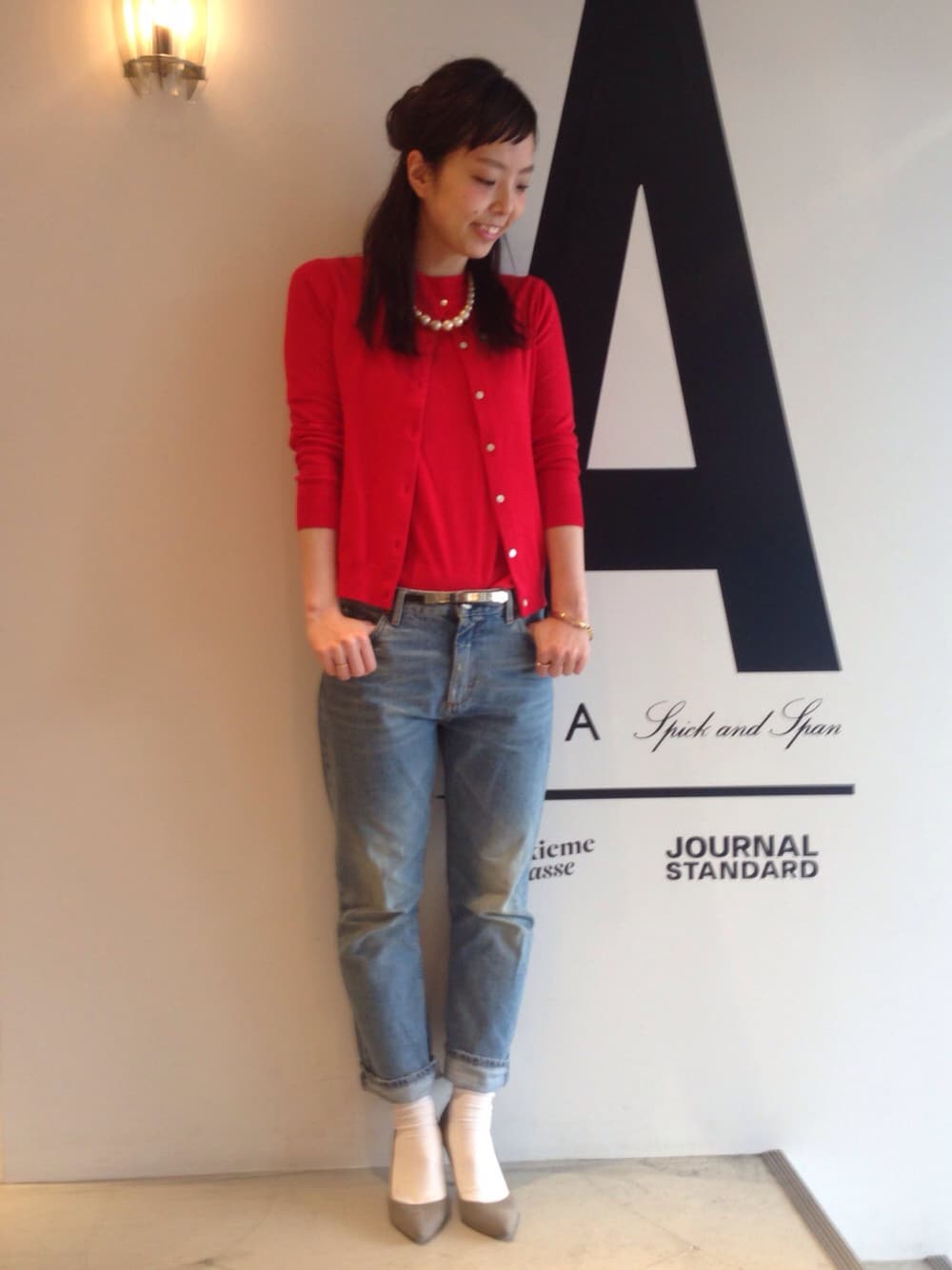 「オトナカジュアル、春コーデ、B.C STOCK、simplicite、デニムコーデ、代官山」｜「ACNEのアイテム（デニムパンツ、ブルー系）」を使った、shokoさん（レディース・163cm）の冬コーディネートの1枚目の写真