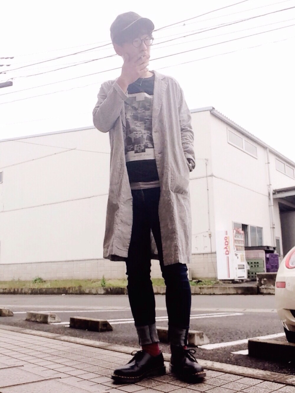 「studio clip、スキニーデニム、LOWRYS FARM、Dr.Martens、NEWERA」｜「Dr. MartensのDr. martens original 1461 boots（ブーツ、ブラック系）」を使った、ゆうすけさん（メンズ・176cm）の秋コーディネートの1枚目の写真