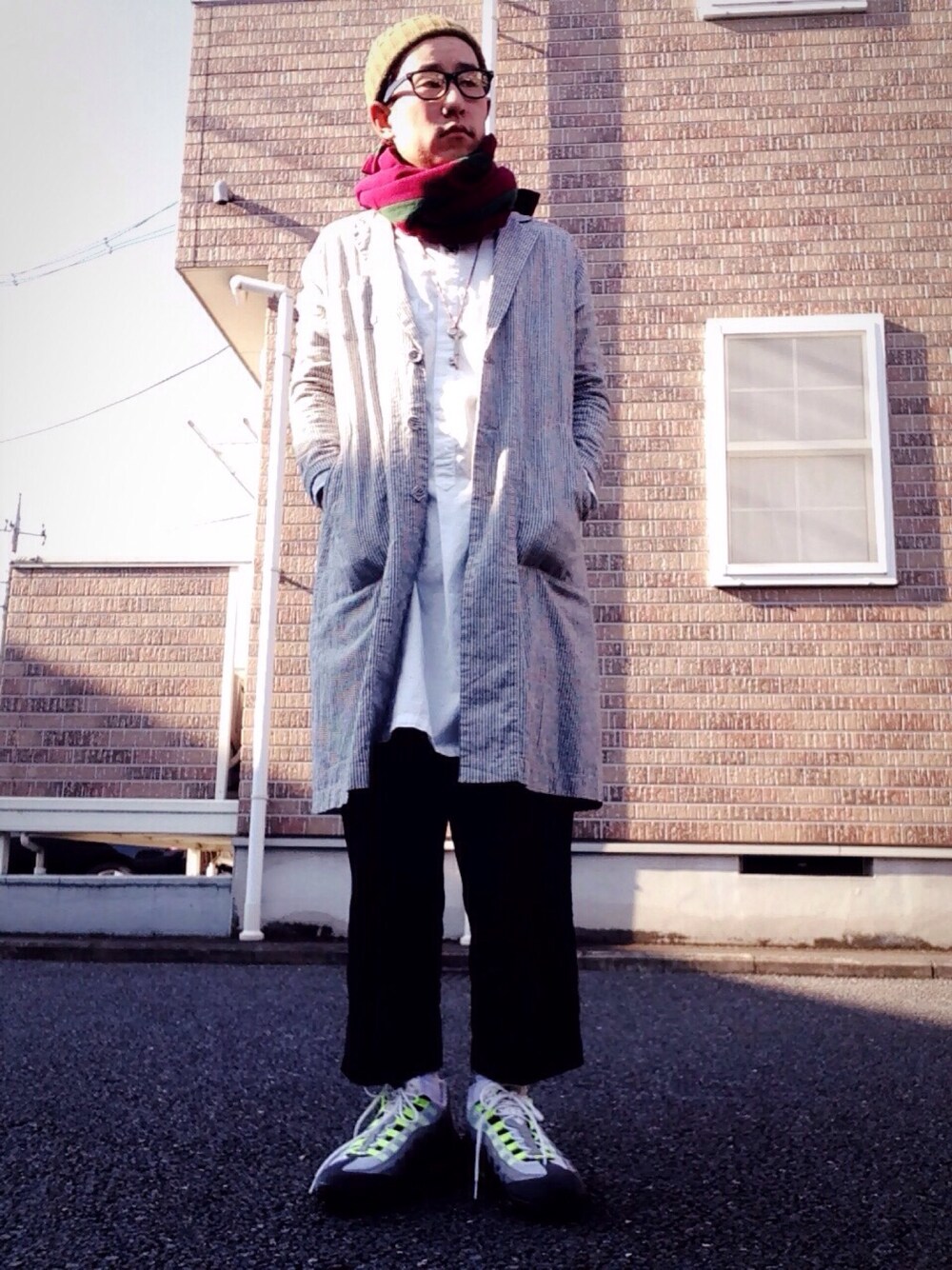 「SOPHNET.、UNIQLO、airmax、シャツワンピ、WEGO、studio clip」｜「NIKEのアイテム（スニーカー、イエロー系）」を使った、ゆうすけさん（メンズ・176cm）の冬コーディネートの1枚目の写真