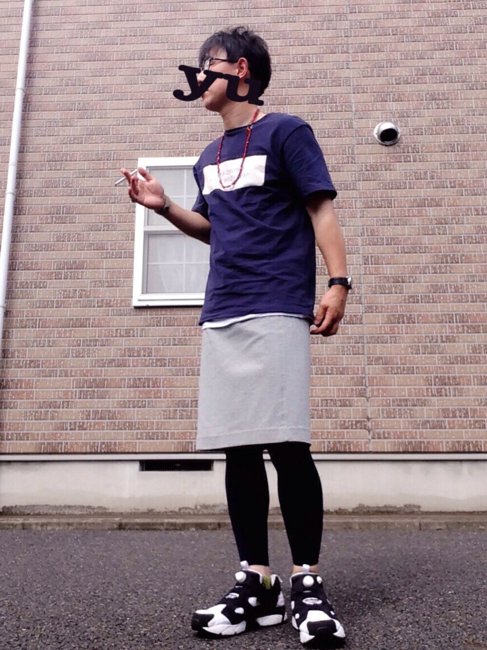 「ペンシルスカート、UNIQLO、SATURDAYS SURF NYC、ポンプフューリー、リーボック(Reebok)」｜「ReebokのREEBOK/ リーボック: INSTAPUMP FURY OG / スニーカー（スニーカー、ブラック系）」を使った、ゆうすけさん（メンズ・176cm）の春コーディネートの1枚目の写真