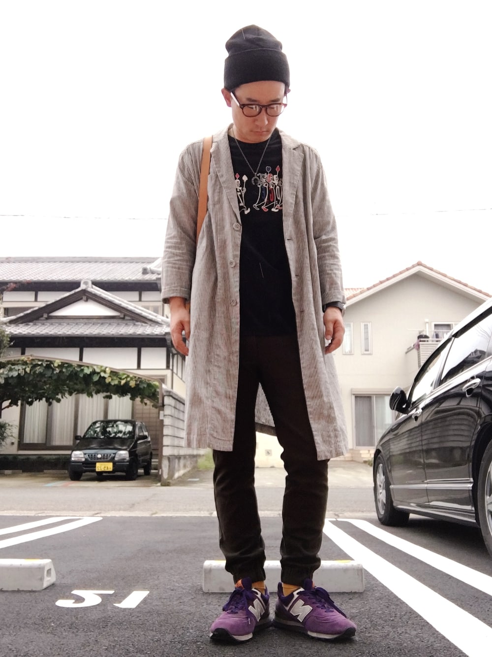 「大人カジュアル、studio clip、New Balance、carhartt、tembea、ニット帽、ジョガーパンツ」｜「NEW BALANCEのNEW BALANCE576（スニーカー、パープル系）」を使った、ゆうすけさん（メンズ・176cm）の秋コーディネートの1枚目の写真