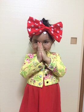 「アイテム（デニムジャケット、イエロー系）」を使った、dolletさん（キッズ・100cm）の春コーディネート