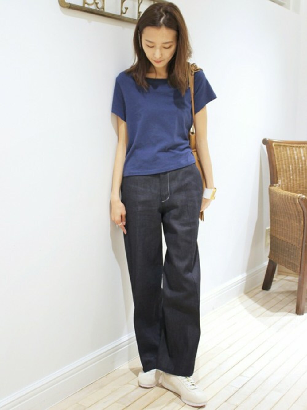 「edit for lulu、Hanes、EDIT.FOR LULU、エディットフォールル(EDIT. FOR LULU)、re/done」｜「EDIT. FOR LULUのRE/DONE 1950s BOXY TEE◆（Tシャツ/カットソー、ブルー系）」を使った、Yuriさん（レディース・156cm）の春コーディネートの1枚目の写真
