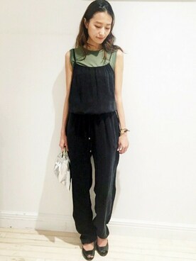 「アイテム（タンクトップ、グリーン系）」を使った、Yuriさん（レディース・156cm）の秋コーディネート