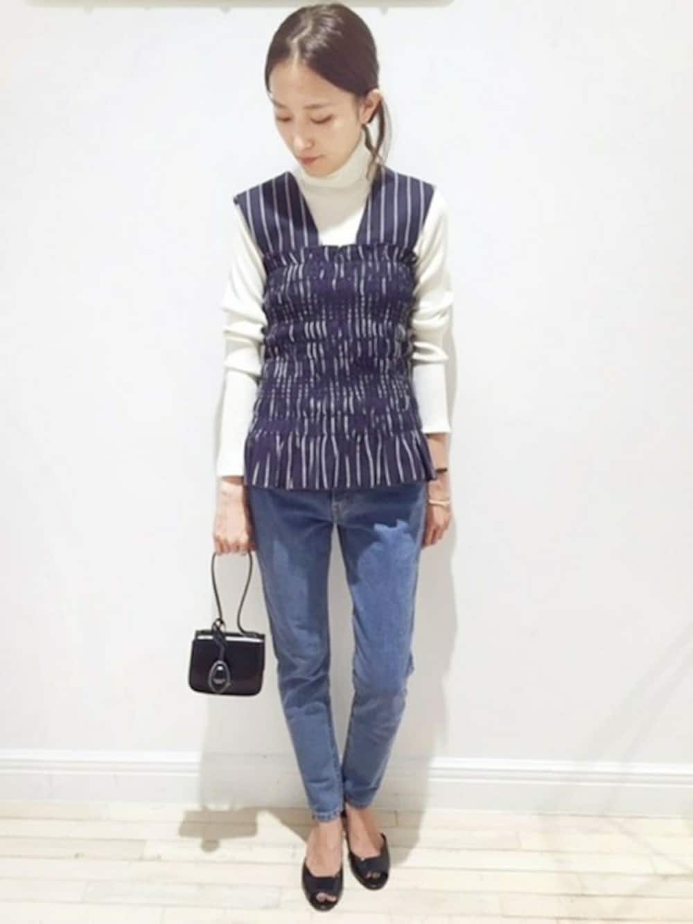 「edit for lulu、EDIT.FOR LULU、エディットフォールル(EDIT. FOR LULU)」｜「trade markの《予約》TRADE MARK シャーリングストライプキャミソール◆（キャミソール、ブルー系）」を使った、Yuriさん（レディース・156cm）の秋コーディネートの1枚目の写真