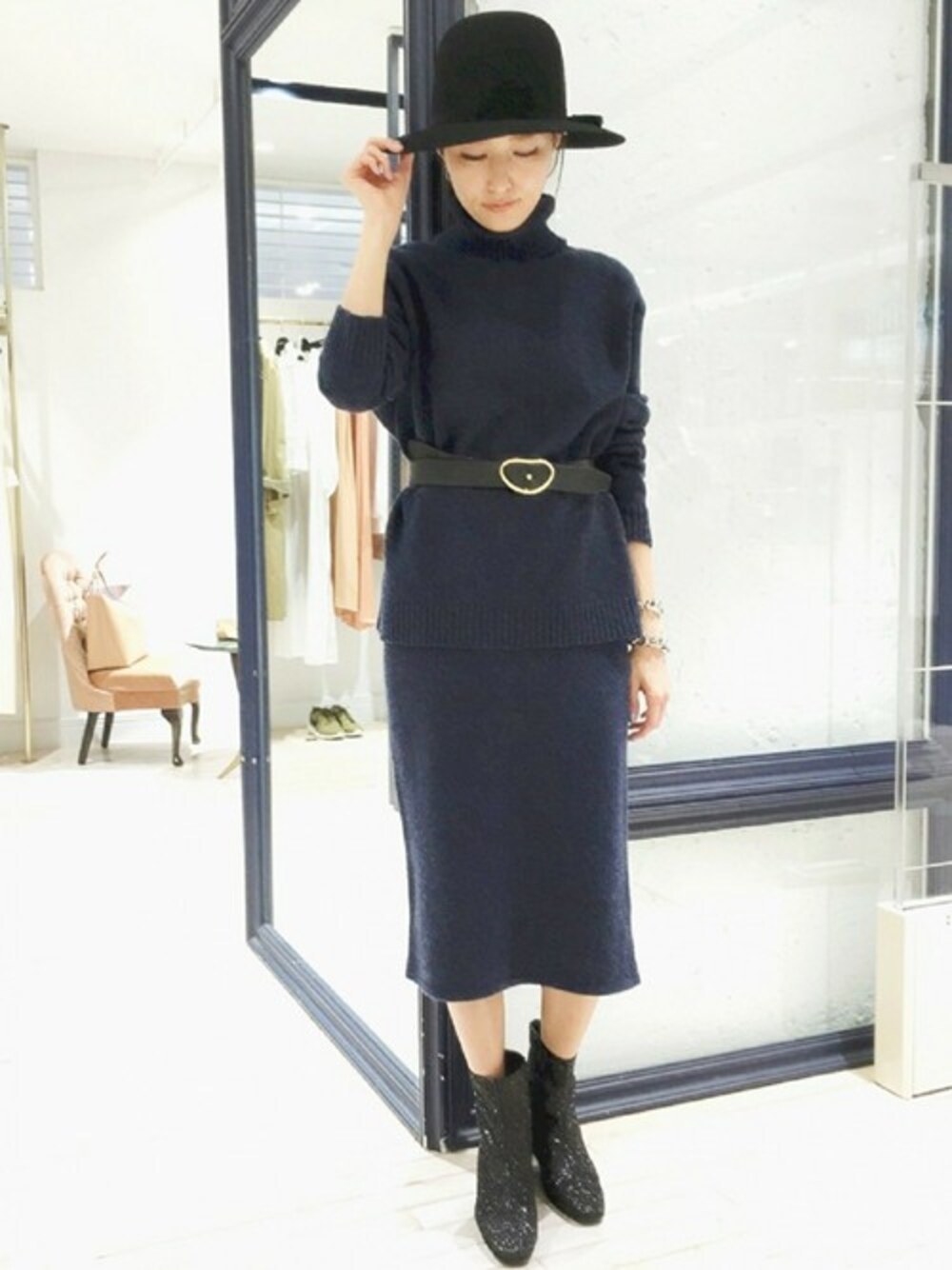 「edit for lulu、EDIT.FOR LULU、エディットフォールル(EDIT. FOR LULU)」｜「ECUI TOKYOのECUI セットアップニット◆（ニット/セーター、ブルー系）」を使った、Yuriさん（レディース・156cm）の秋コーディネートの1枚目の写真