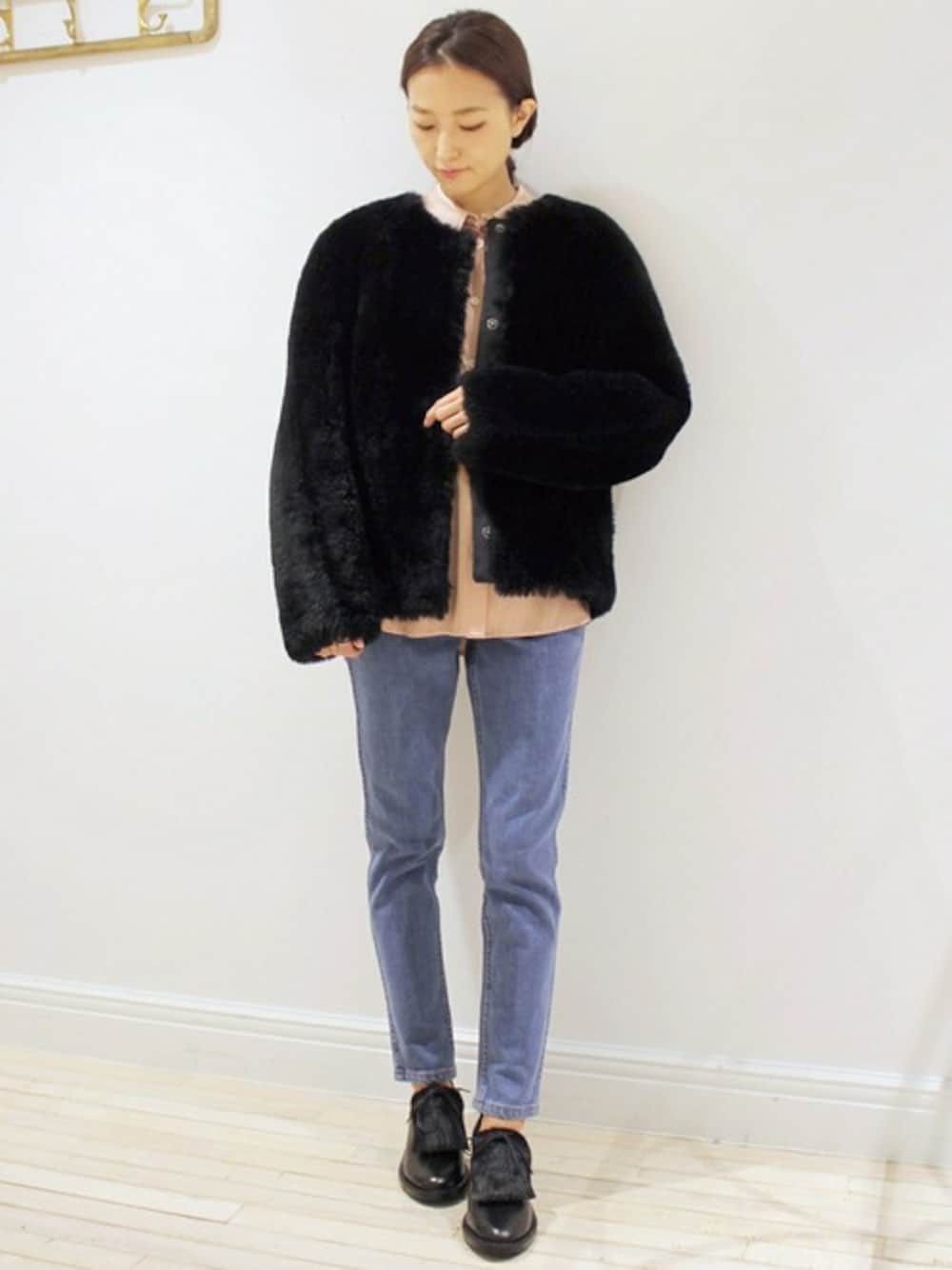 「edit for lulu、EDIT.FOR LULU、エディットフォールル(EDIT. FOR LULU)」｜「trade markのTRADE MARK ハイビスカスシャツ◆（シャツ/ブラウス、ピンク系）」を使った、Yuriさん（レディース・156cm）の秋コーディネートの1枚目の写真