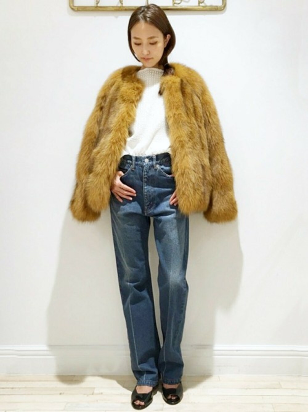 「ファー、デニム、edit for lulu、EDIT.FOR LULU、エディットフォールル(EDIT. FOR LULU)」｜「EDIT. FOR LULUのYOUNG&OLSEN ウエスタンジーンズ◆（デニムパンツ、ブルー系）」を使った、Yuriさん（レディース・156cm）の秋コーディネートの1枚目の写真