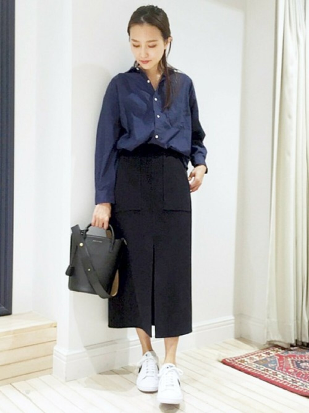 「edit for lulu、EDIT.FOR LULU、エディットフォールル(EDIT. FOR LULU)」｜「INDIVIDUALIZED SHIRTSのINDIVIDUALIZED SHIRTS 別注ウィングカラースモック◆（シャツ/ブラウス、ブルー系）」を使った、Yuriさん（レディース・156cm）の秋コーディネートの1枚目の写真
