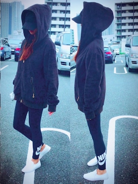 「TOMMY HILFIGER」｜「アイテム（財布/小物）」を使った、Lisaさん（レディース・162cm）の秋コーディネート