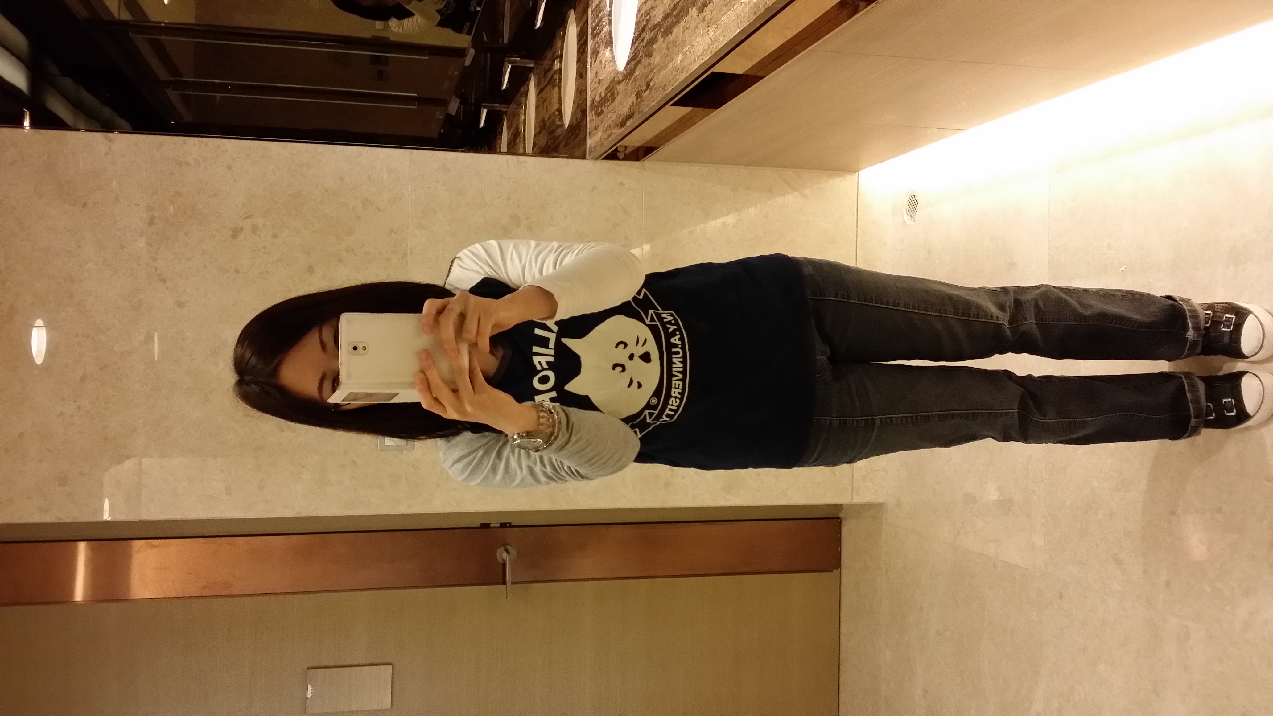 Floraさんのコーディネート