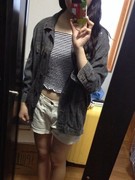 デニムジャケットを使った 海外セレブ風 のレディース人気ファッションコーディネート 髪型 セミロングヘアー Wear