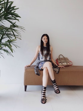 「Marc by Marc Jacobs（マークバイマークジェイコブス）のアイテム（メッセンジャーバッグ）」を使った、Ms.Rさん（レディース・168cm）の夏コーディネート