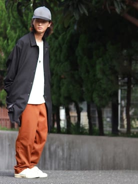 「テラコッタ」｜「アイテム（ステンカラーコート）」を使った、KURE.さん（メンズ・174cm）の秋コーディネート