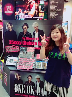 「UNIQLO（ユニクロ）のアイテム（Tシャツ/カットソー、ブラック系）」を使った、Eri Otaさん（レディース・158cm）の秋コーディネート