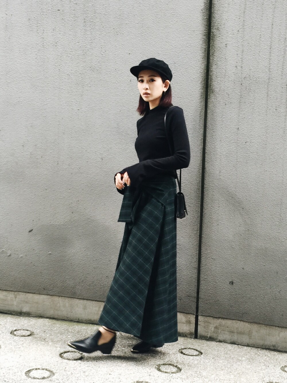 「RIM.ARK、シンプル、カジュアル、オトナ女子、outfit、秋のコーデ、ootd、リボン、チェック、ブーツ」｜「RIM.ARKのCHECK RIBBON LONG SK（スカート、グリーン系）」を使った、MariNakamuraさん（レディース・158cm）の秋コーディネートの1枚目の写真