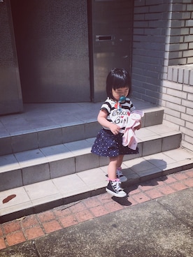 「streetsnap」｜「アイテム（その他シューズ）」を使った、Feng Chanさん（キッズ・80cm）の夏コーディネート